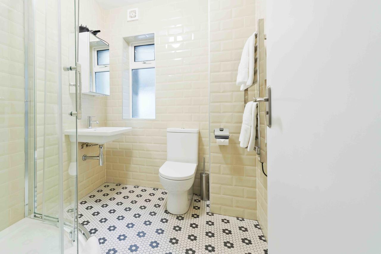 Temple Bar Crown Square Apartments 더블린 외부 사진