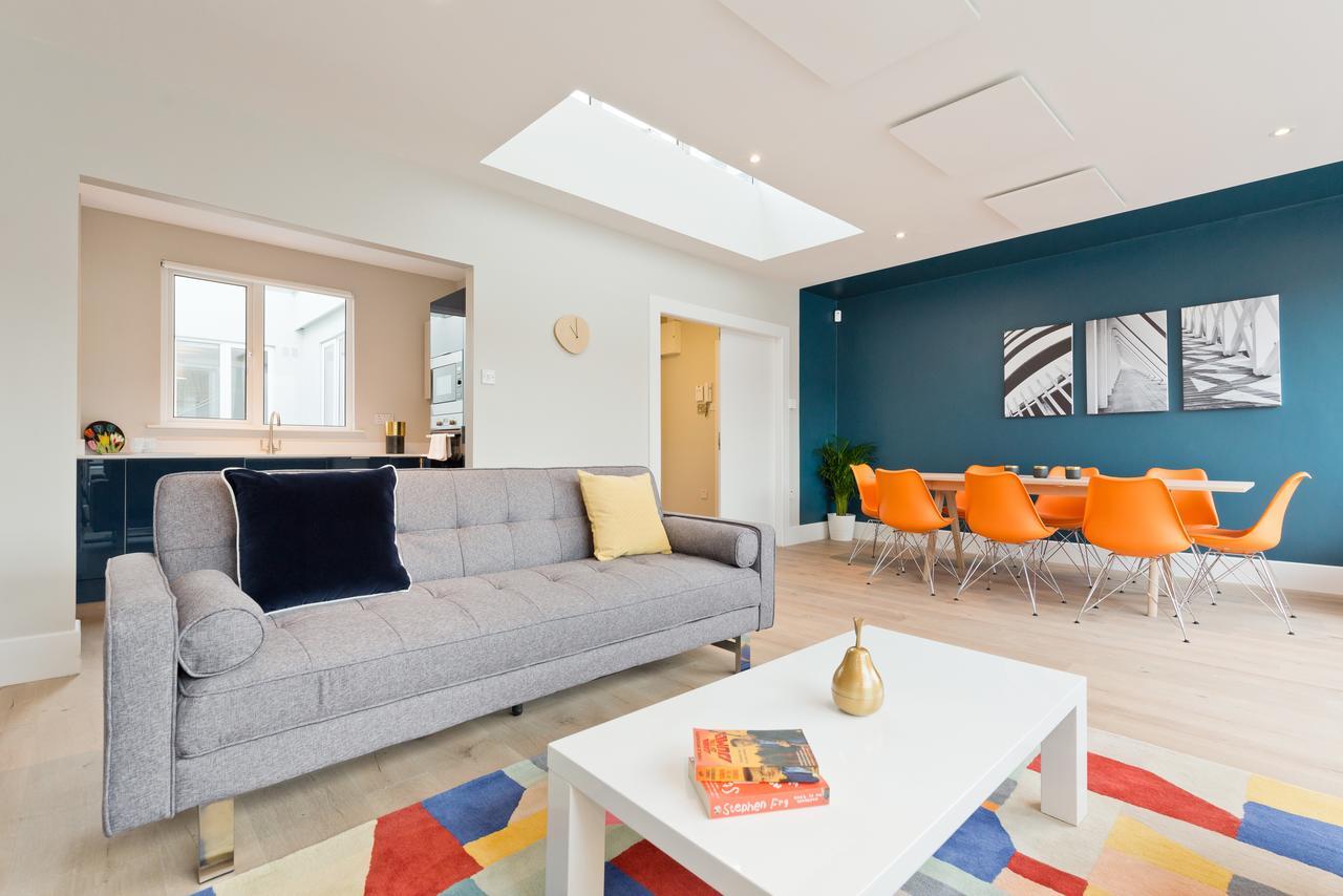 Temple Bar Crown Square Apartments 더블린 외부 사진
